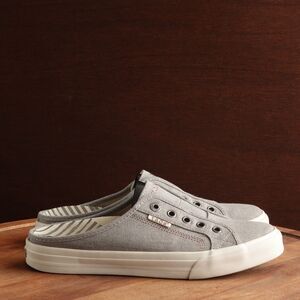Taos Sneakers Womens SZ 9 Gray EZ Soul Slip On Mules Casual Comfort Casual Shoes